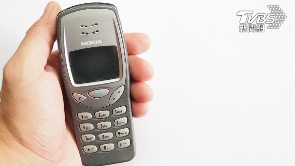 1999年上市的NOKIA 3210在當時可說是風靡全球，共賣出1.6億支。（示意圖／shutterstock 達志影像）