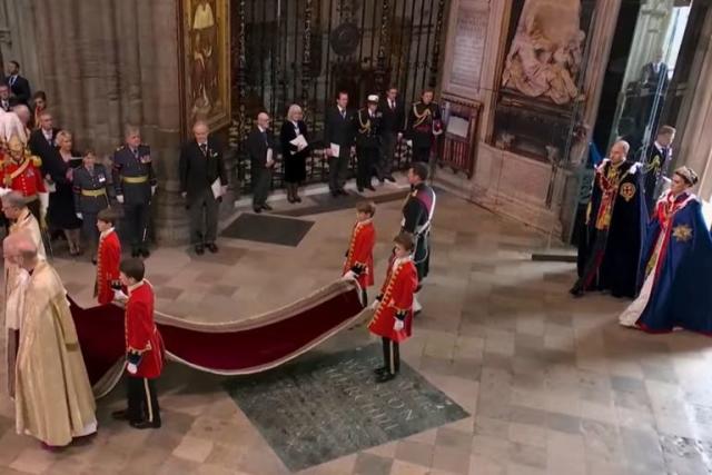 Los pr&#xed;ncipes de Gales, William y Kate Middleton en coronaci&#xf3;n de Carlos III (Captura video)