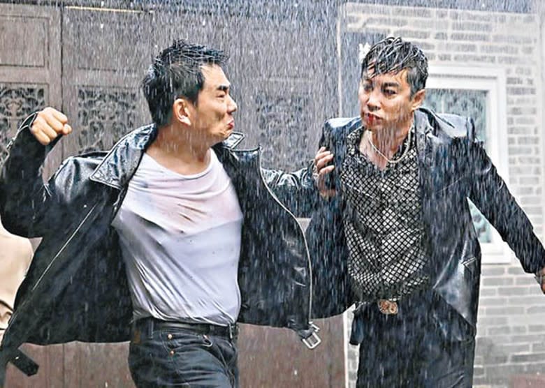 與任賢齊的雨中廝殺戲，譚耀文打到「離魂」！