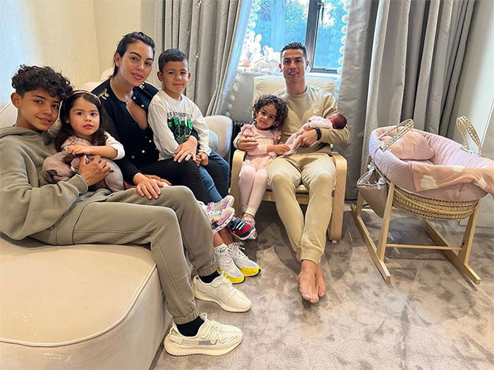 Cristiano Ronaldo y Georgina Rodríguez presentan a su hija Bella Esmeralda