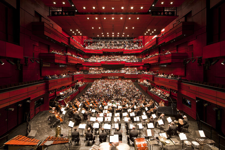 La sala de conciertos y centro de conferencias Harpa