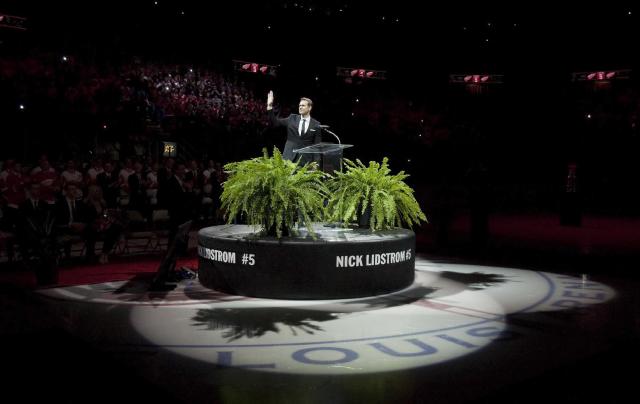 Red Wings retire Nicklas Lidstrom's No. 5 jersey, hoisting it to the Joe  Louis Arena rafters - The Hockey News