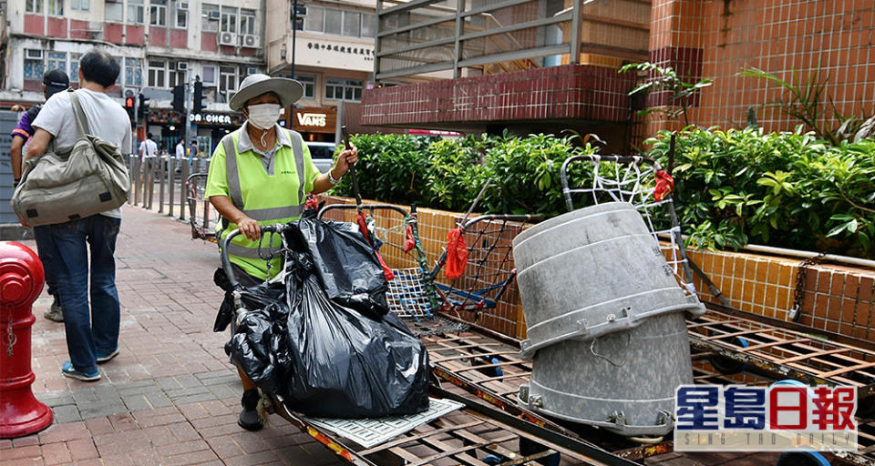 調查指清潔工在炎夏工作常感不適。資料圖片