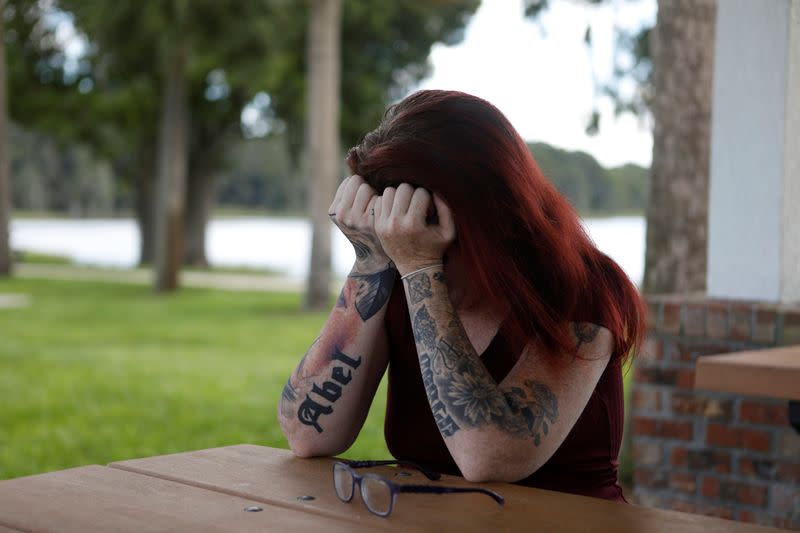 Miranda Mauck llora durante una entrevista al hablar de su prometido Andrew Scott que fue baleado por la policía, en Leesburg, Florida, Estados Unidos, 8 de septiembre de 2020. REUTERS/Octavio Jones