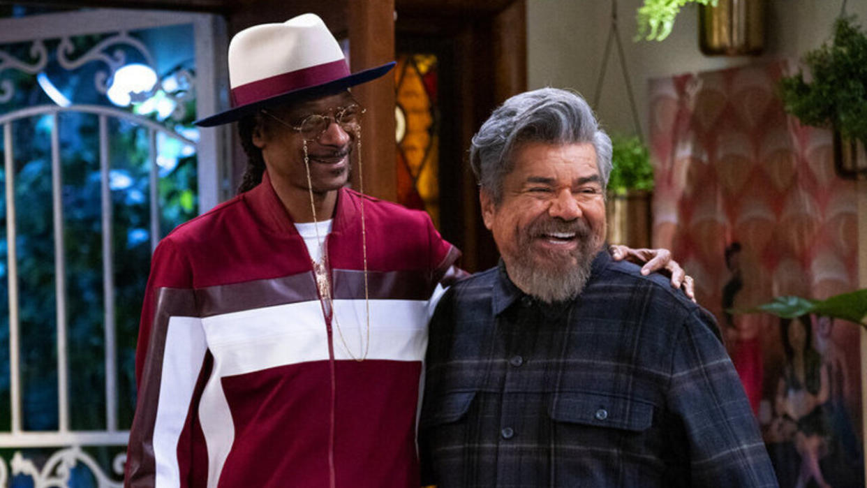  Snoop Dogg and George Lopez in Lopez vs Lopez Season 1 finale 