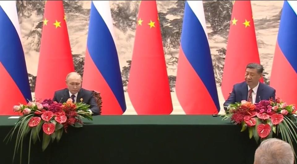 俄羅斯總統蒲亭在北京人民大會堂與大陸國家主席習近平簽署了「新時代全面戰略協作夥伴關係的聯合聲明」。