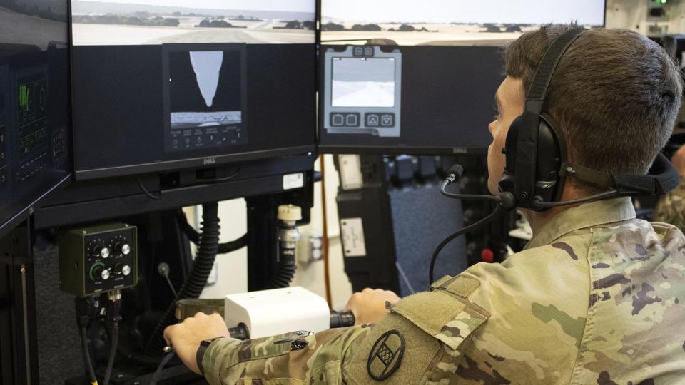 Soldiers take part in a Synthetic Training Environment-Information System feedback session in Orlando, Florida, in 2022. (Donnie W. Ryan/U.S. Army)