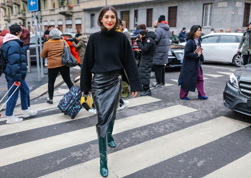 Phil Oh captures the best street style beauty looks of Milan Fashion Week Fall 2018, from twin pink bobs to kitschy plastic hair accessories.