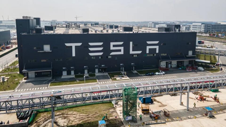 Una vista aérea de la Gigafábrica de Tesla el 29 de marzo de 2021 en Shanghai, China (Xiaolu Chu/Getty Images)
