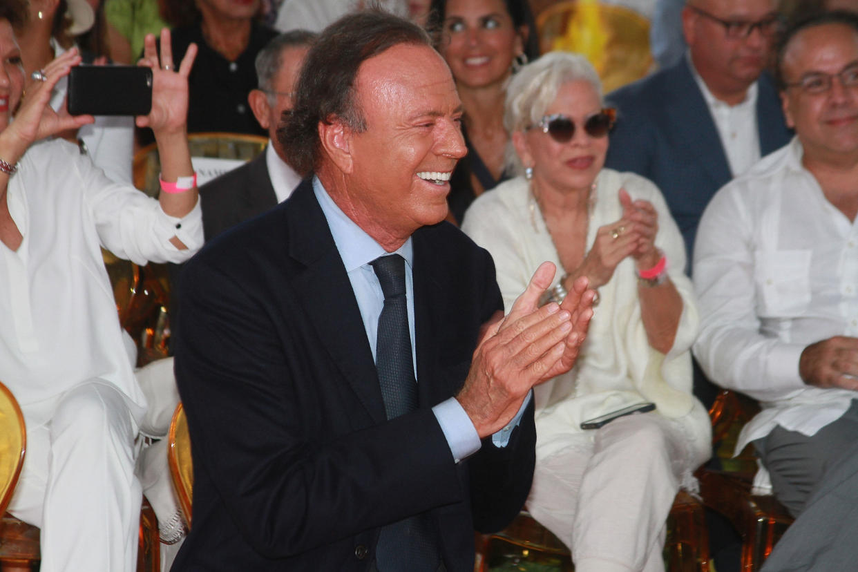 Julio Iglesias en San Juan, Puerto Rico.  (Photo by GV Cruz/WireImage)