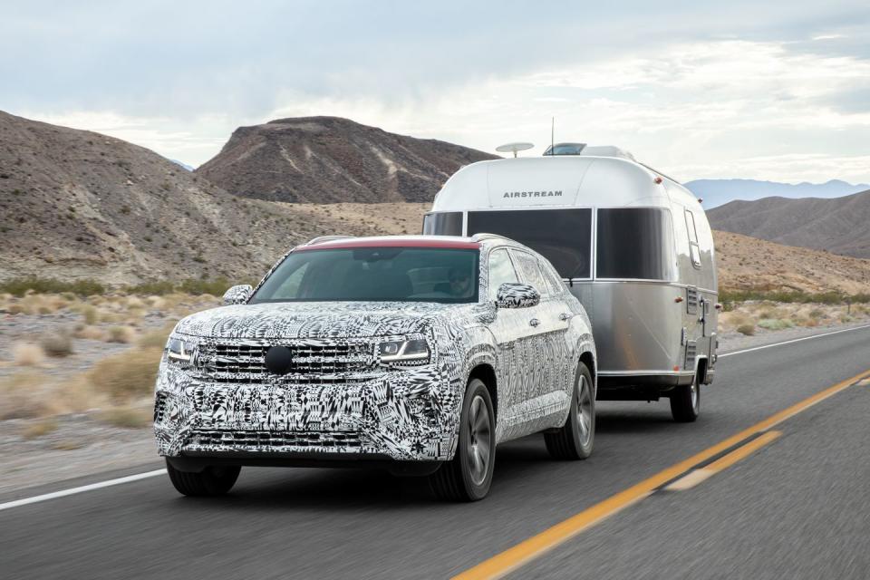 View Photos of the 2020 Volkswagen Atlas Cross Sport