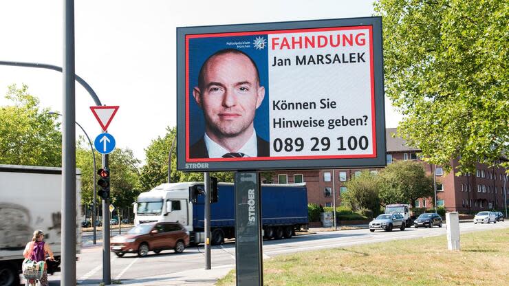 Mit Fahndungsplakaten wird nach Jan Marsalek gesucht. Foto: dpa