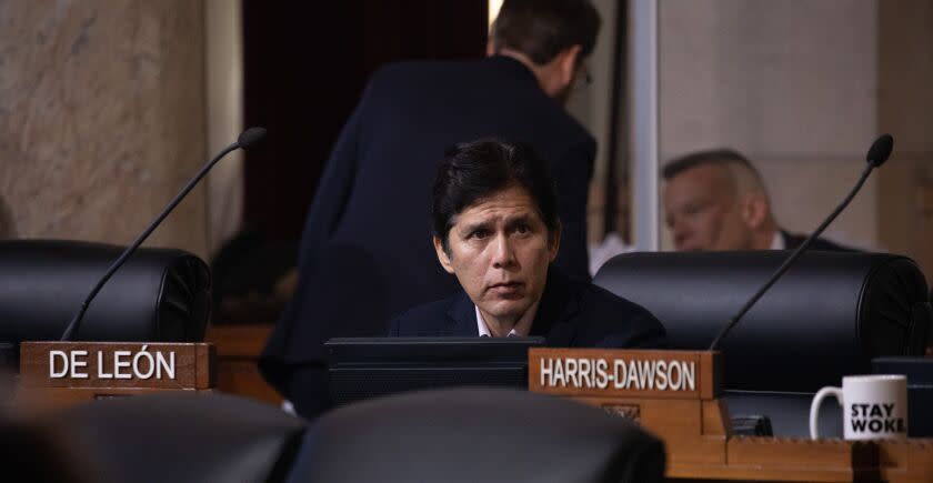 Los Angeles City Councilman Kevin de Leon returned to council chambers after a two month absence.