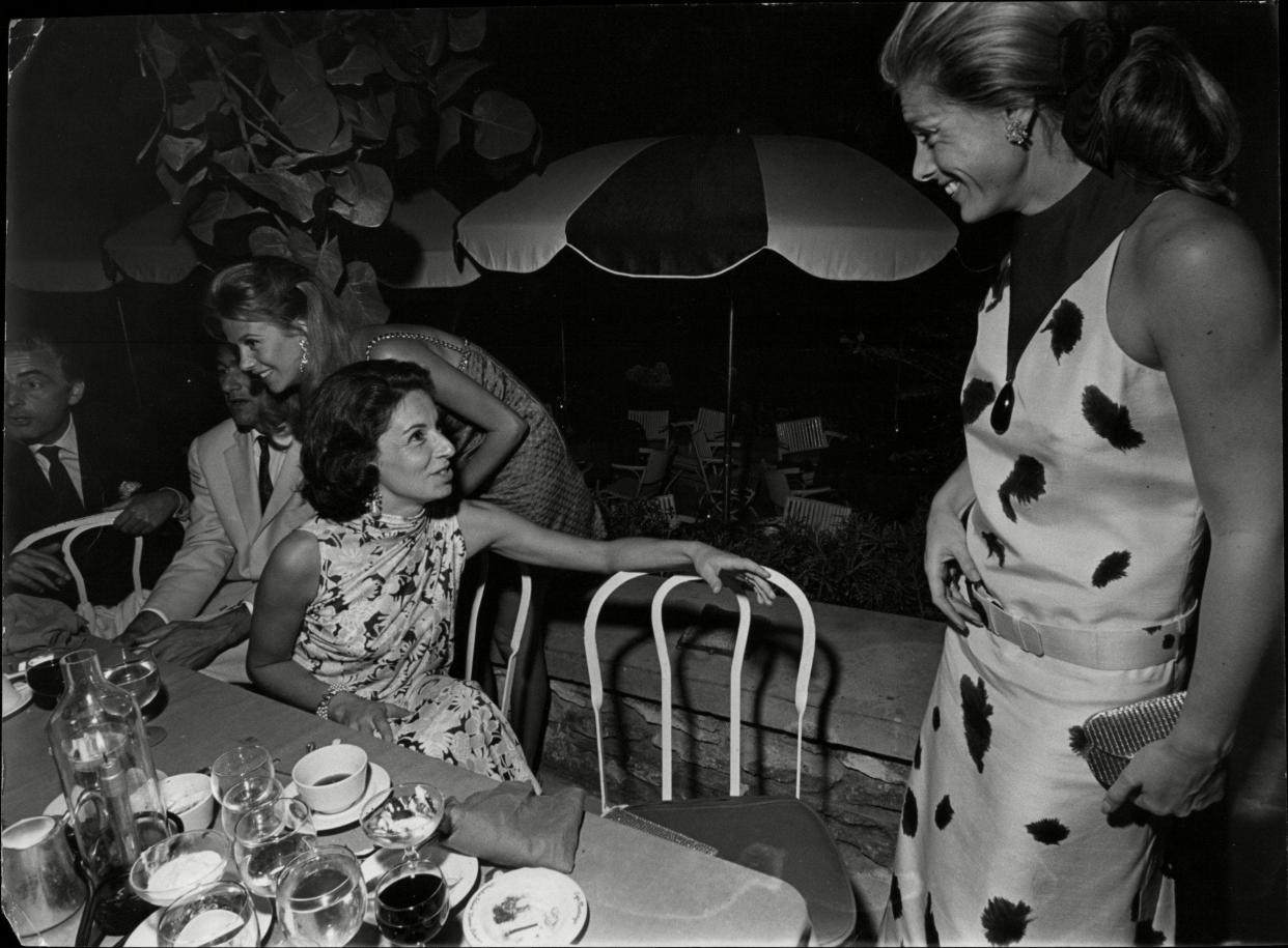 Ginnie with Princess Luciana Pignatelli in the Bahamas, 1968