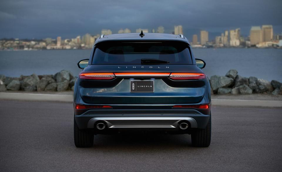 View Photos of the All-New 2020 Lincoln Corsair