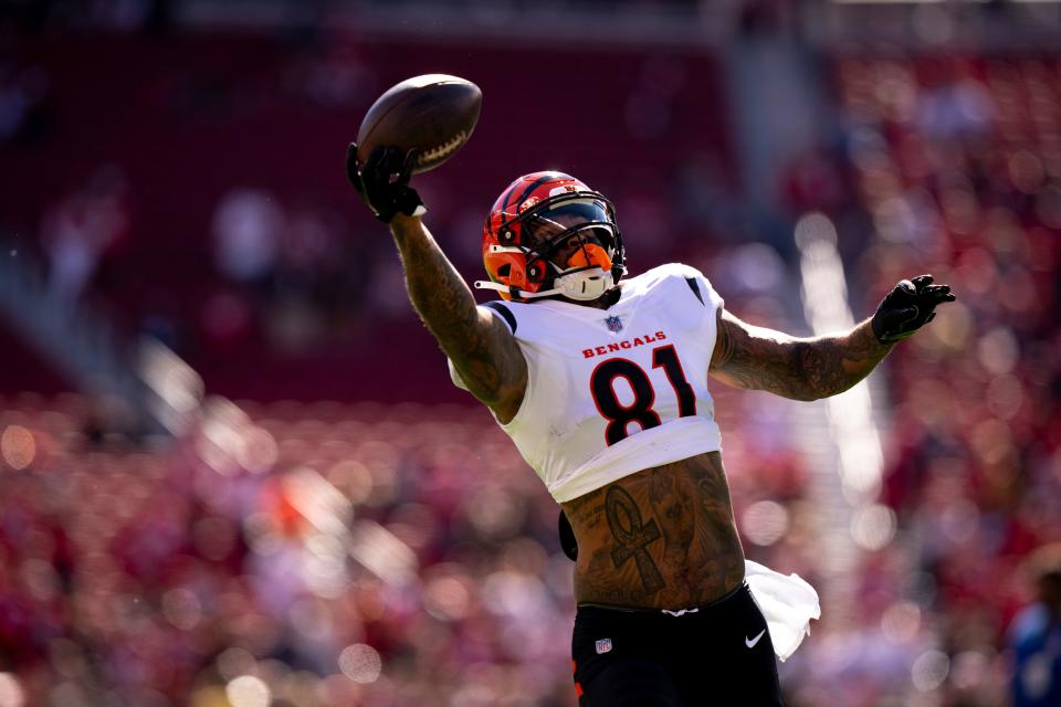 Cincinnati Bengals tight end Irv Smith Jr. (81) catches a pass in practice before the NFL game between the Cincinnati Bengals and the San Francisco 49ers at Levi Stadium in Santa Clara, Calif., on Sunday, Oct 29, 2023.