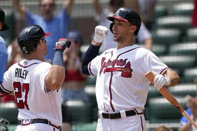 Austin Riley, Ozzie Albies hit ninth-inning home runs as Braves get jump on  Dodgers - The Boston Globe