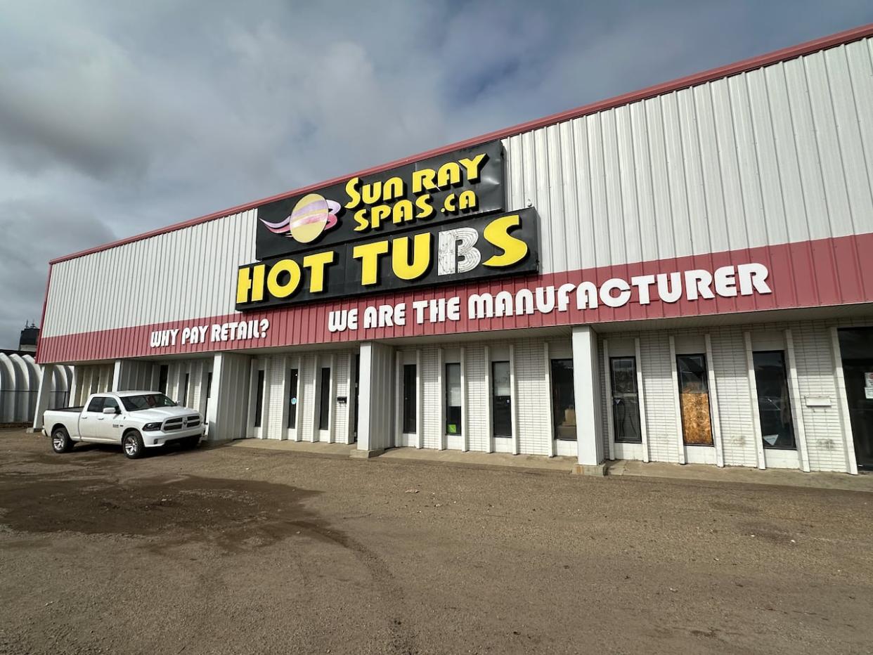 Sunray Manufacturing Inc., which sells hot tubs in Edmonton, has been charged with violating Alberta’s Consumer Protection Act. (David Bajer/CBC - image credit)