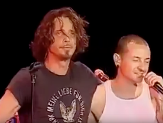 Chester and Chris loved to perform together on stage. Source: Youtube