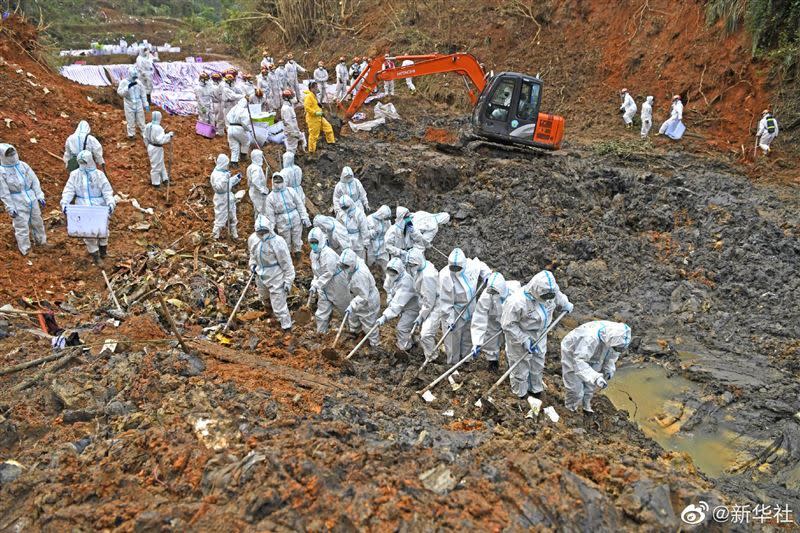 ▲中國東方航空MU5735航班2022年3月21日墜毀廣西，機上132人全數罹難。（圖／翻攝自新華社微博）