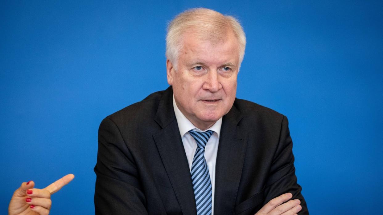 Seine Asylpolitik sorgt für Ärger, auch in der eigenen Partei: Innenminister Horst Seehofer. Foto: Kay Nietfeld