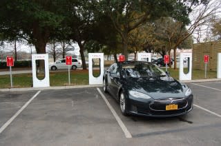 2013 Tesla Model S at Supercharger station on NY-to-FL road trip [photo: David Noland]