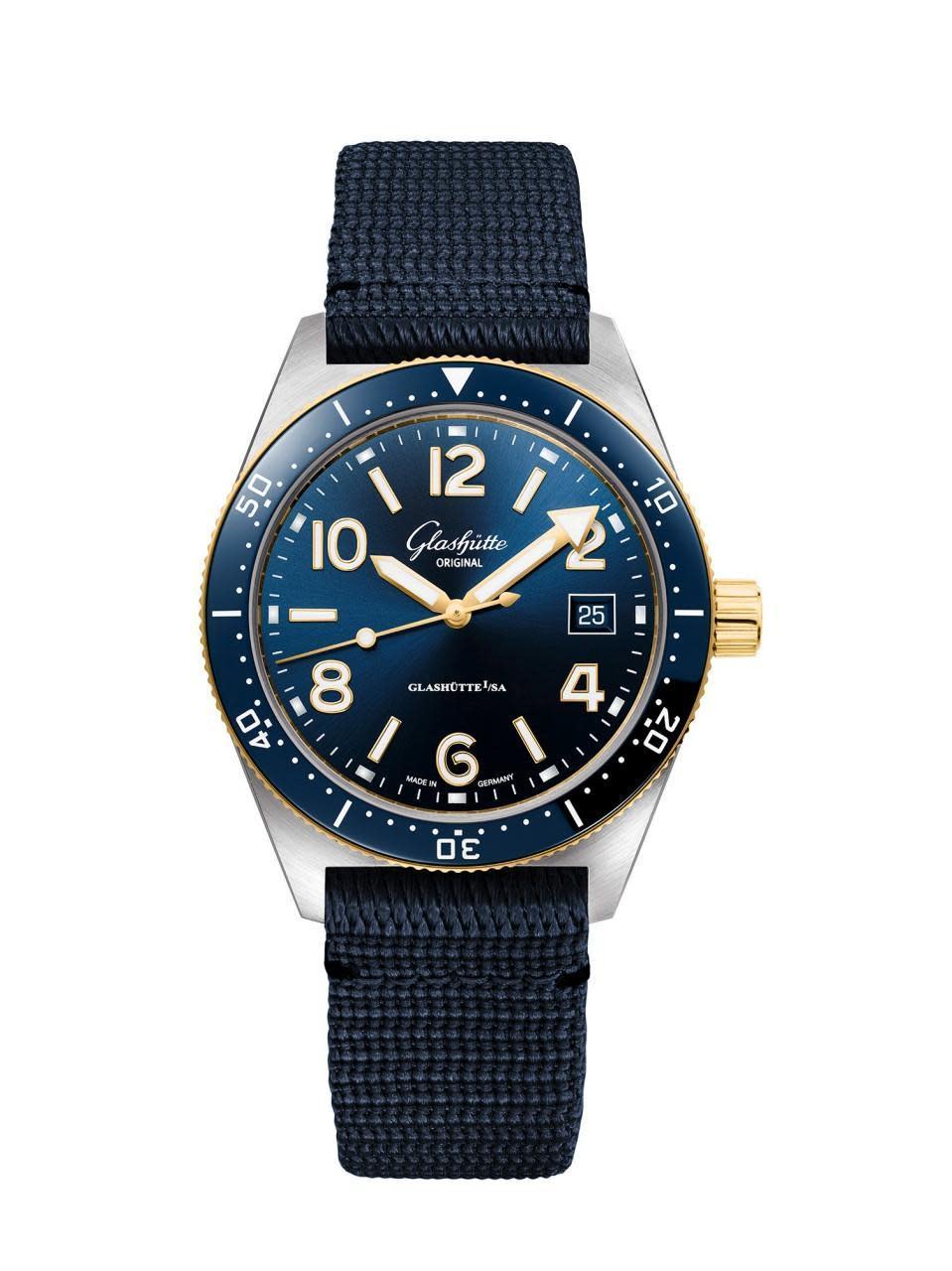 格拉蘇蒂原創SeaQ半金藍面錶款。