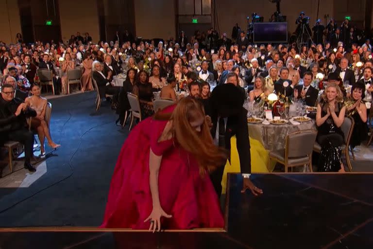 Jessica Chastain, shockeada por su premio: la favorita para ganar era Amanda Seyfried, quien había arrasado en la temporada de premios con The Dropout 
