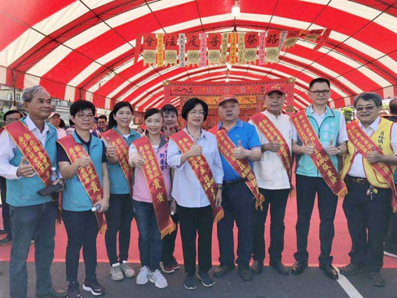 員埔路祈安路祭普度法會。（圖／中國時報吳敏菁）