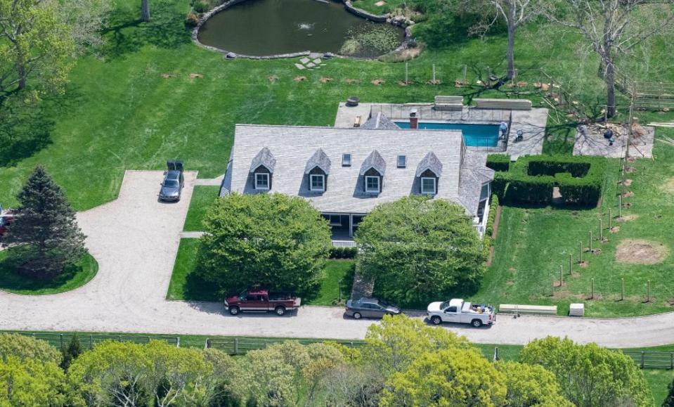 The sprawling property is also a horse farm and has a fully irrigated Grand Prix field, sand ring, pool and lily pond. Hampton Pix