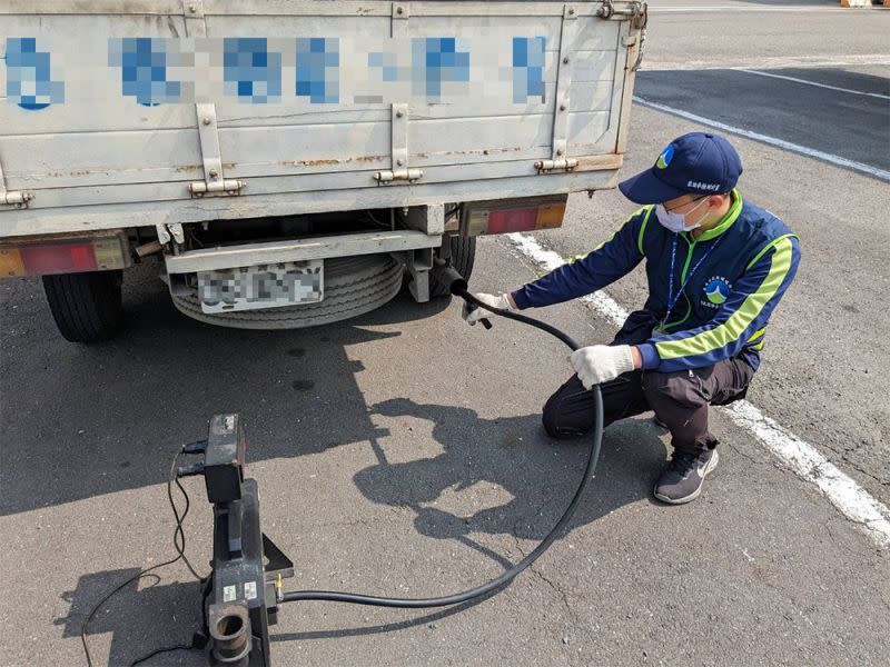 ▲老舊大型柴油車空污染影響民眾健康，政府持續推動汰舊換新補助，車主最高可省43萬元（圖／台南市環保局提供）