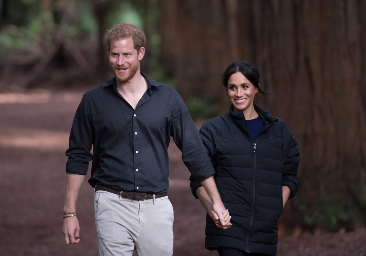 ROTORUA, NEW ZEALAND - OCTOBER 31:  (UK OUT FOR 28 DAYS) Prince Harry, Duke of Sussex and Meghan, Duchess of Sussex visit Redwoods Tree Walk on October 31, 2018 in Rotorua, New Zealand. The Duke and Duchess of Sussex are on their official 16-day Autumn tour visiting cities in Australia, Fiji, Tonga and New Zealand.  (Photo by Pool/Samir Hussein/WireImage)