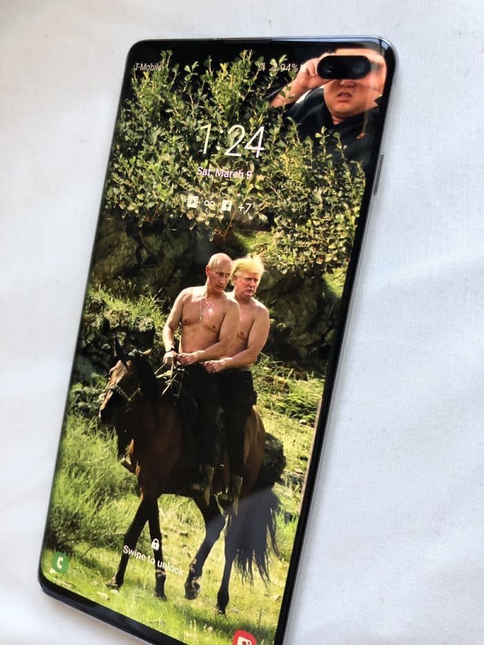 <p>Trump y Putin pasean a caballo, mientras que el líder norcoreano les observa muy atentamente…<br>Foto: Twitter/<a rel="nofollow noopener" href="https://twitter.com/Lukewearechange/status/1104450350759796737" target="_blank" data-ylk="slk:@Lukewearechange;elm:context_link;itc:0;sec:content-canvas" class="link ">@Lukewearechange</a> </p>