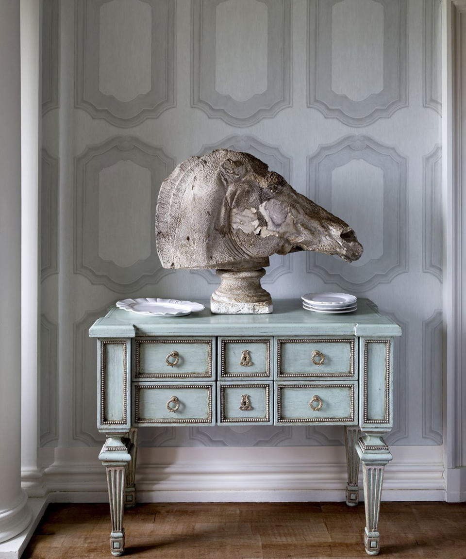 <p> Reminiscent of the classic wood wall paneling which features in many of the chateaux and period homes of Paris, this cleverly-designed grey wallpaper print recreates a wonderful French style 3D-effect presented in neutral shades of taupe, French grey, and ivory. </p> <p> Say bonjour to a boujie grey hallway with this Louis design from Cole and Son. Pair with a duck egg blue console table and a statement ornament for an equally chic scheme. </p>