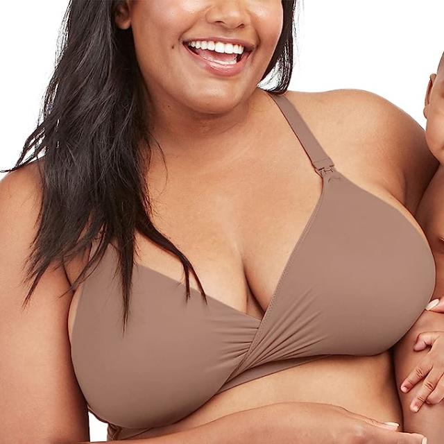 15 Best Nursing Bras for Postpartum Mamas