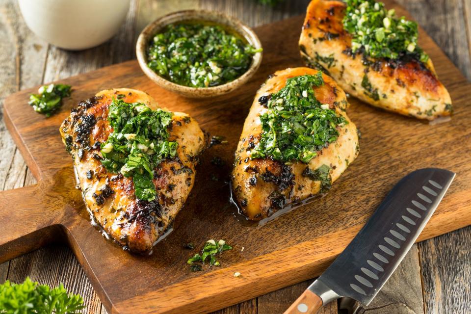 <p>There’s a reason chicken has become a weight loss staple: It packs roughly 25 grams of <a href="https://www.prevention.com/food-nutrition/healthy-eating/g23065278/high-protein-foods/" rel="nofollow noopener" target="_blank" data-ylk="slk:protein;elm:context_link;itc:0;sec:content-canvas" class="link ">protein</a> in just 4 ounces (or about the size of your palm). It’s also fairly low and fat in calories, making it a leaner choice that <a href="https://www.prevention.com/food-nutrition/healthy-eating/a29323347/is-red-meat-bad-for-you/" rel="nofollow noopener" target="_blank" data-ylk="slk:most red meats;elm:context_link;itc:0;sec:content-canvas" class="link ">most red meats</a>.</p><p><strong>Try it:</strong> <a href="https://www.prevention.com/food-nutrition/recipes/g22746768/healthy-chicken-recipes/" rel="nofollow noopener" target="_blank" data-ylk="slk:25 High-Protein Chicken Recipes for Weight Loss;elm:context_link;itc:0;sec:content-canvas" class="link ">25 High-Protein Chicken Recipes for Weight Loss</a> </p>