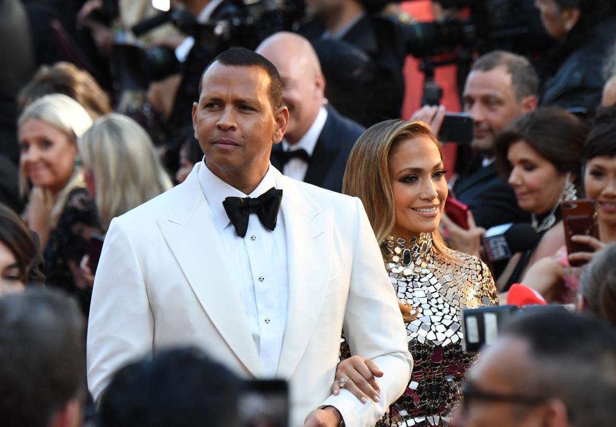 Jennifer Lopez's rings are the real reason for Tom Brady's glories