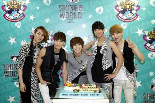 SHINee Announces Official Japanese Fan Club after Tokyo Concerts