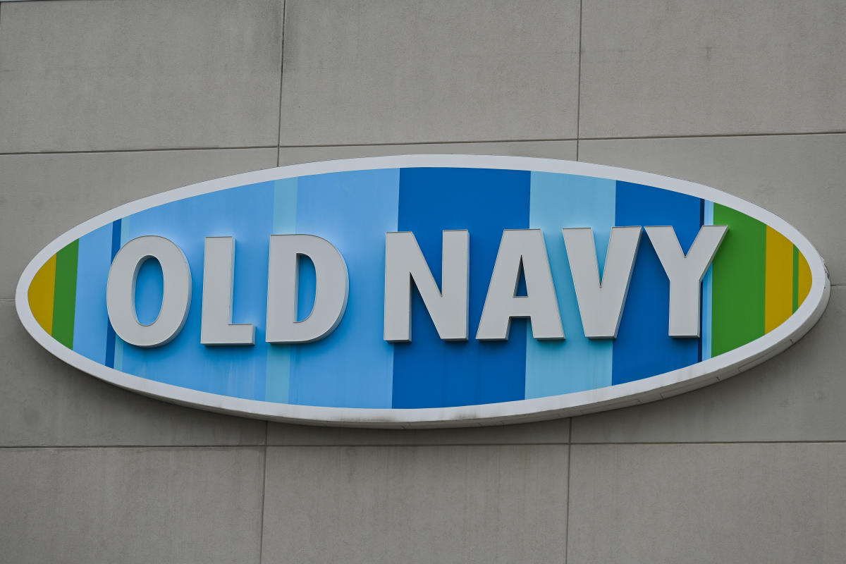 #There are tons of great spring styles to shop during Old Navy’s Fashion Faves sale — 60% off today only