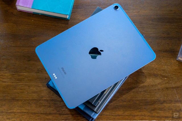 Apple iPad Air 5th Gen (2022) – Colors, Features & Reviews
