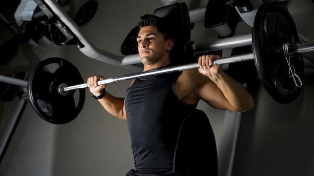 How to Use a Weight Bench to Build Muscle Faster