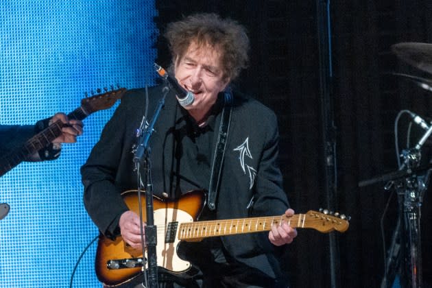 Bob Dylan has been performing one of his loosest sets in years on the Outlaw Music Festival Tour.  - Credit: Gary Miller/Getty Images