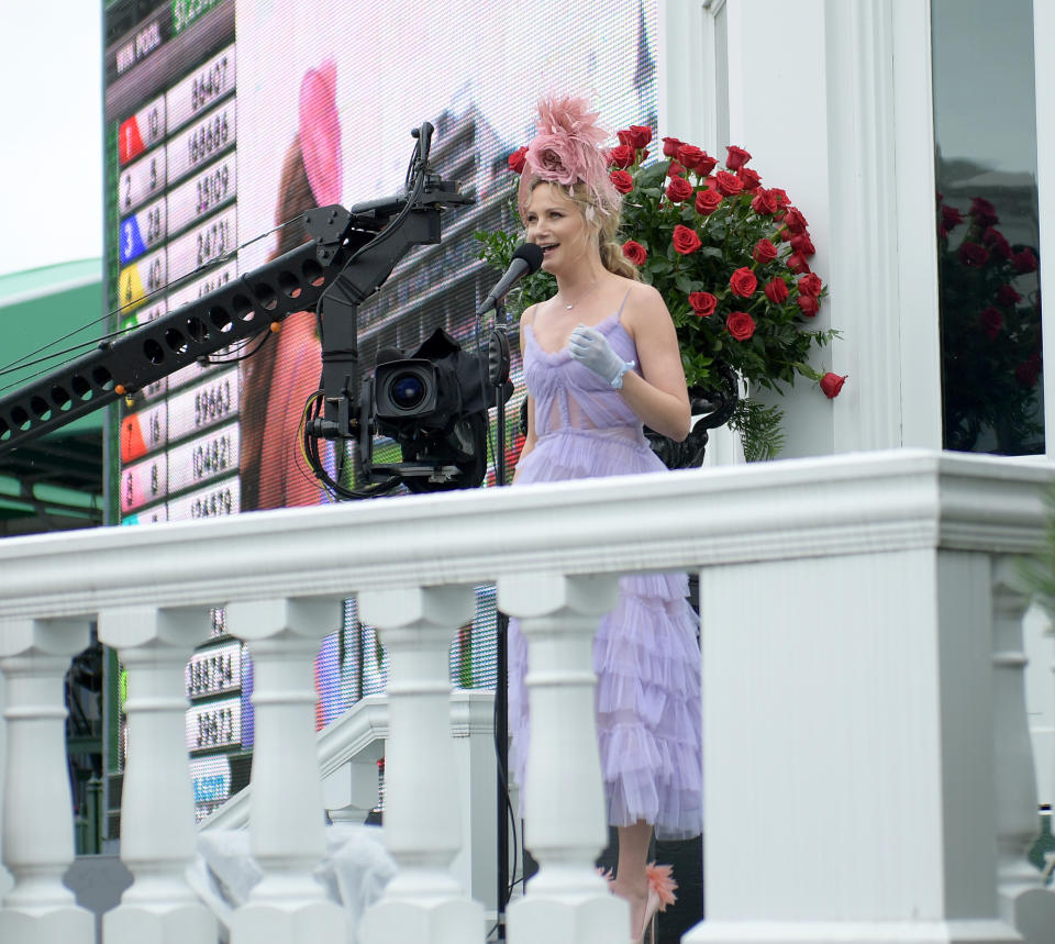 Jennifer Nettles performs the National Anthem during the 145th Kentucky Derby at Churchill Downs on May 4, 2019 in Louisville, Kentucky. (Photo by Jason Kempin/Getty Images for Churchill Downs)