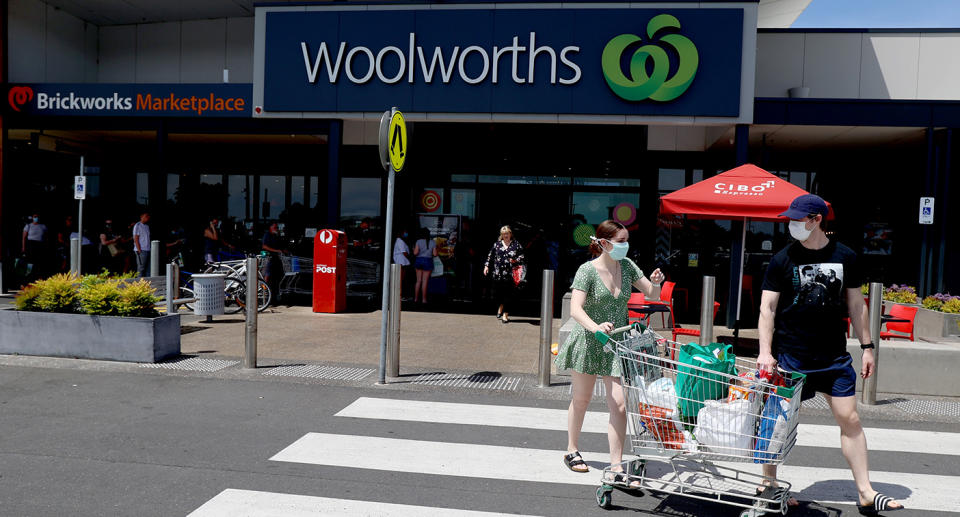Shoppers outside Woolworths in South Australia. Source: Getty Images