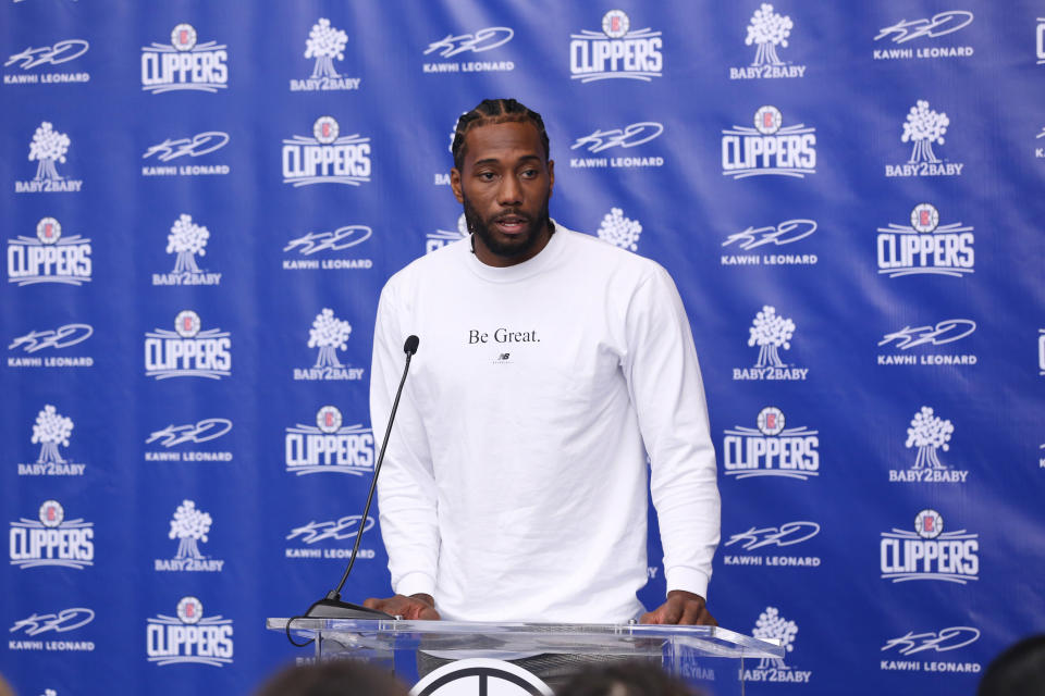 Kawhi Leonard (Photo by Phillip Faraone/Getty Images for Baby2Baby)