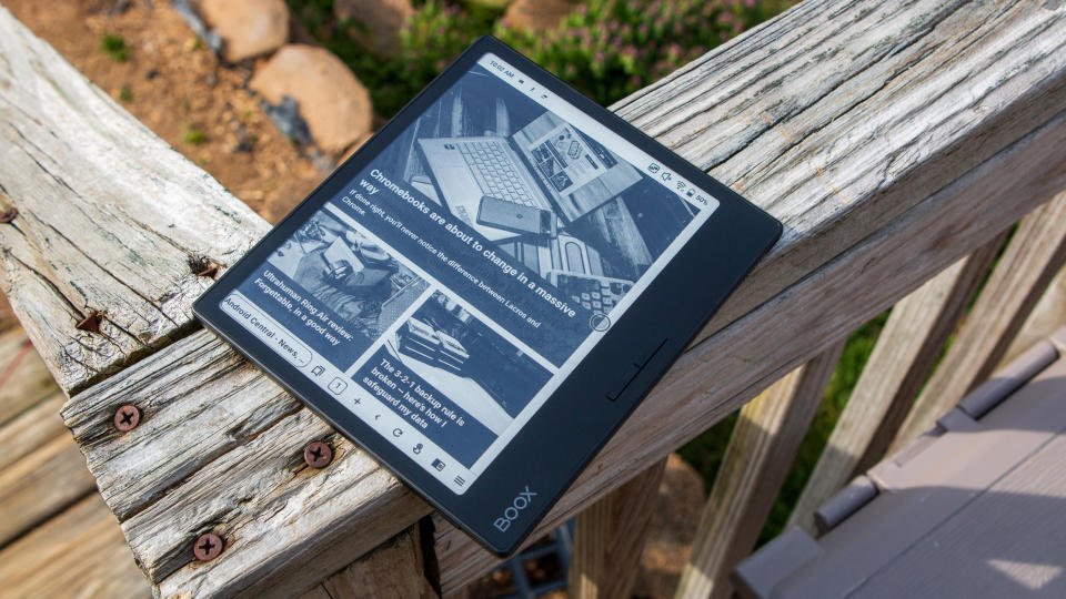 Android Central in E Ink Bro app on Onyx Boox Page