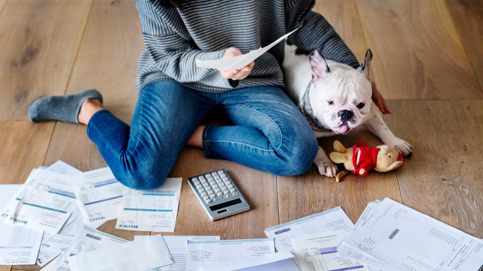 Woman managing the debt.