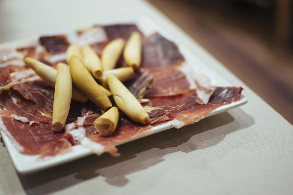 Elegir el mejor jamón es sencillo, si sabemos en qué fijarnos. Foto: Getty Creative