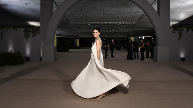 alexandra daddario wedding dress