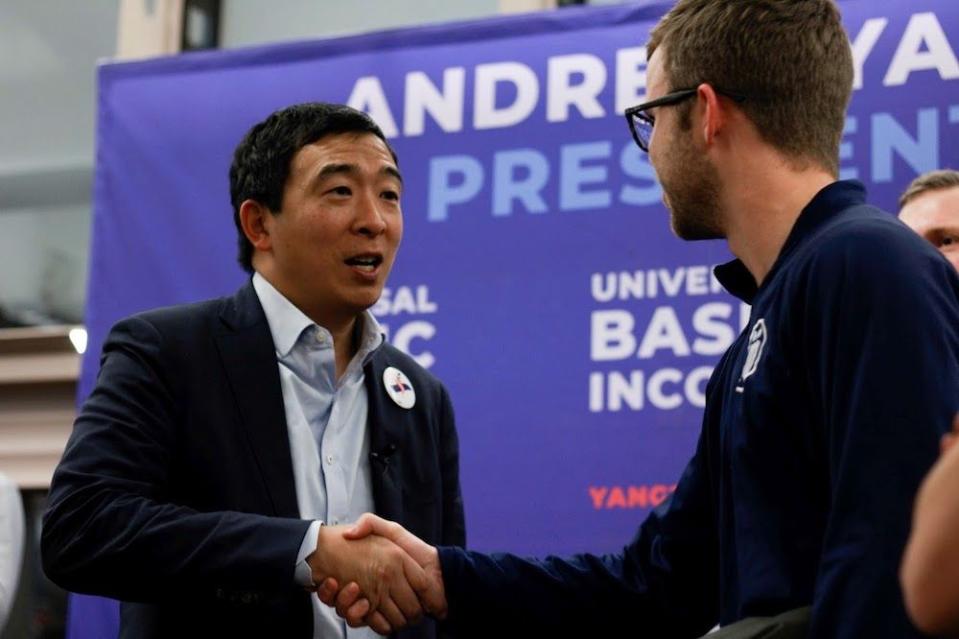 Andrew Yang presidential ex goth beto o'rouke skate off